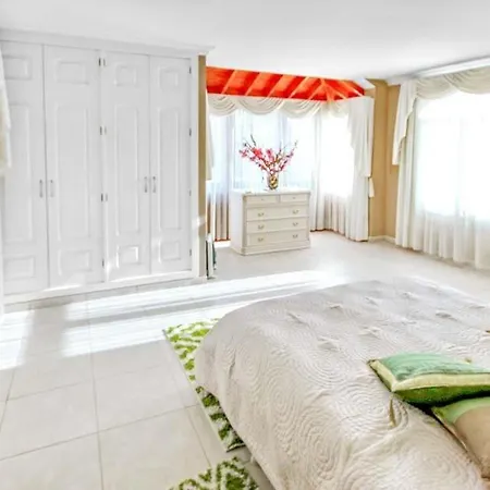 Playa De Fanabe Sleeps 5 Pool Air Con Wifi Villa